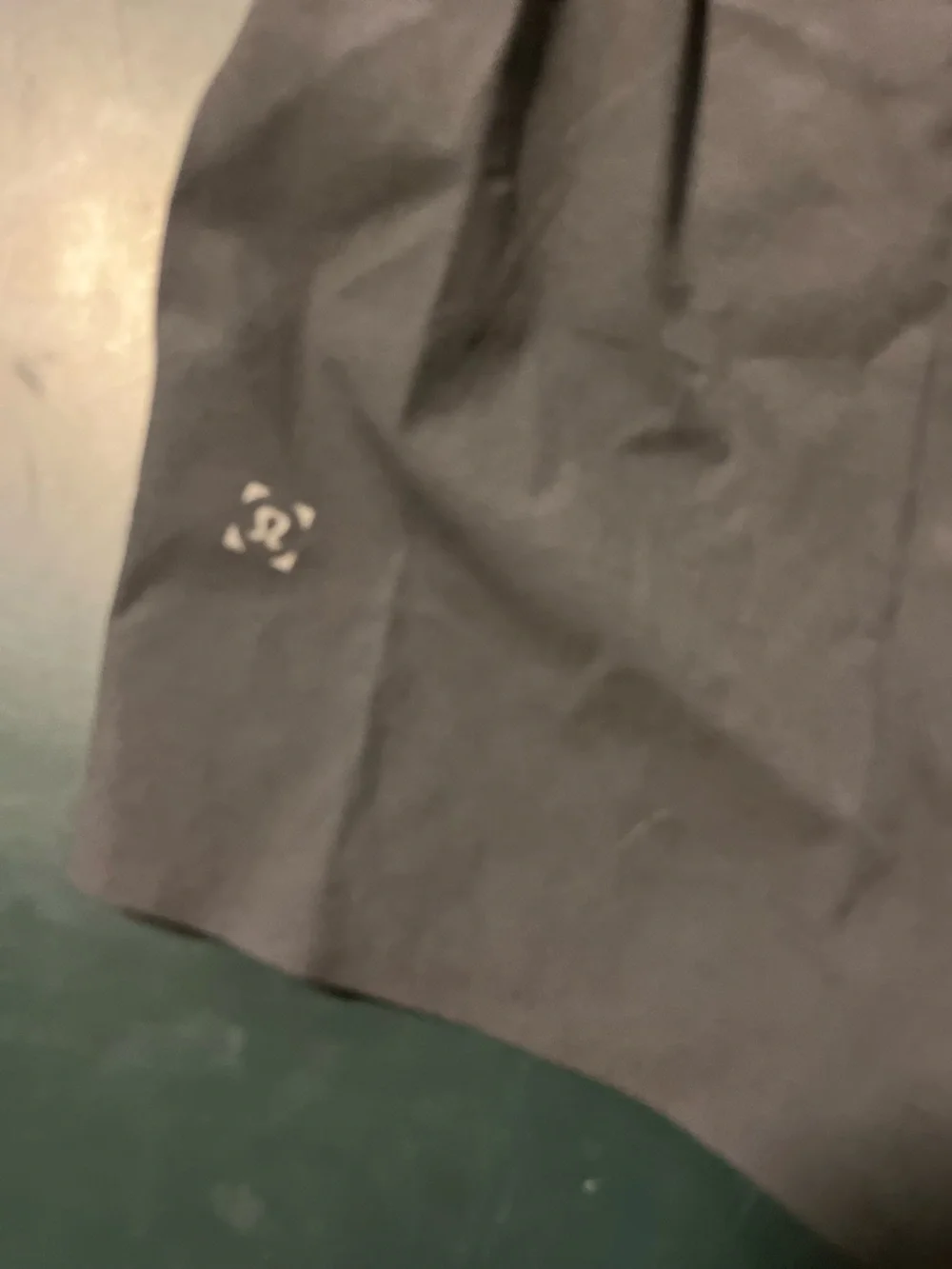 Lululemon Linerless Shorts 9” Dark Gray Mens Large Athletic Shorts Euc